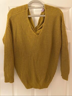 Alya Olive-Mustard V-Neck Chunky Knit Sweater
